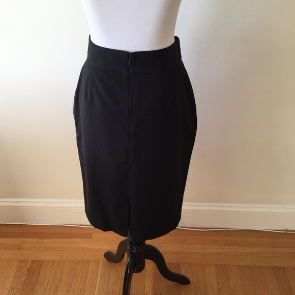 Calvin Klein pinstripe pencil skirt - size 6 - Picture 4 of 4